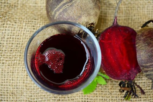 Свекольный сок лечит ангину, тонзиллит и насморк